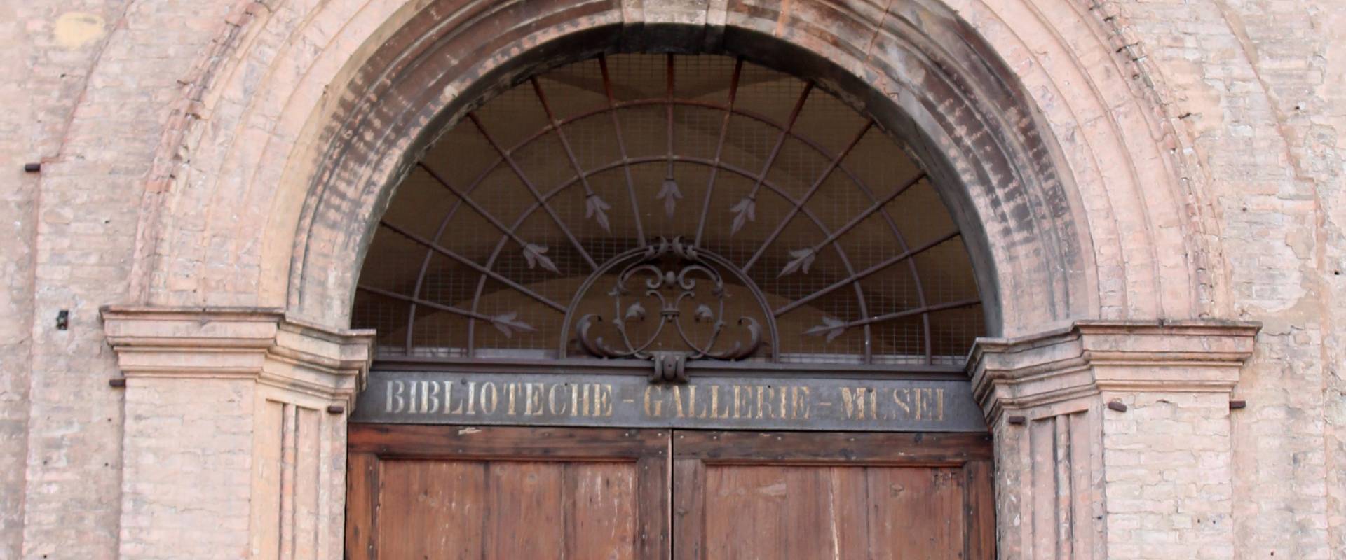 Porta Palazzo dei Musei Modena foto di BeaDominianni